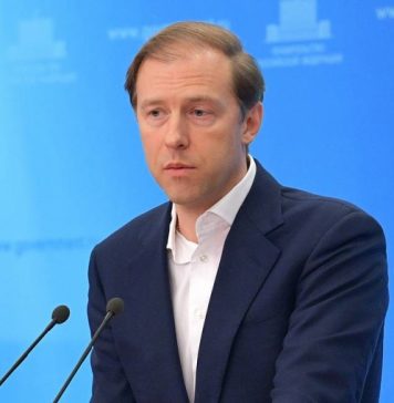 Мантуров заявил, что торговые сети начали снижать цены на масло и сахар