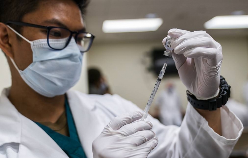 Полиция штата Нью-Йорк расследует махинации с получением вакцин от COVID-19

