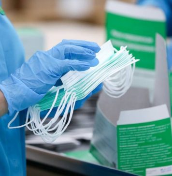 Правительство запретило госзакупки импортных медицинских масок до конца 2021 года