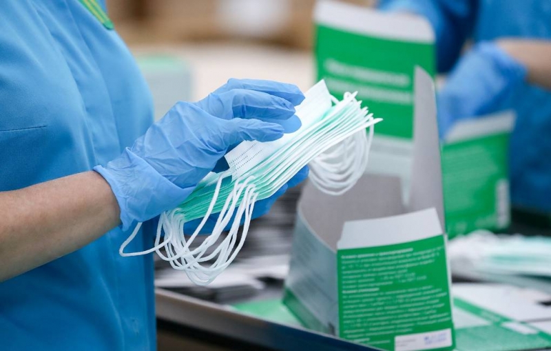 Правительство запретило госзакупки импортных медицинских масок до конца 2021 года