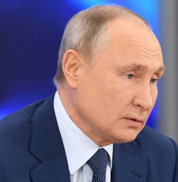 Путин подписал указ о единовременной выплате в 5 тыс. рублей семьям с детьми до восьми лет