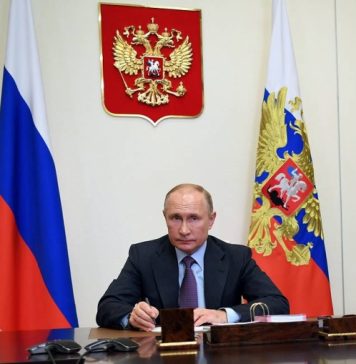 Путин подписал закон о праве экс-президентов стать пожизненными сенаторами