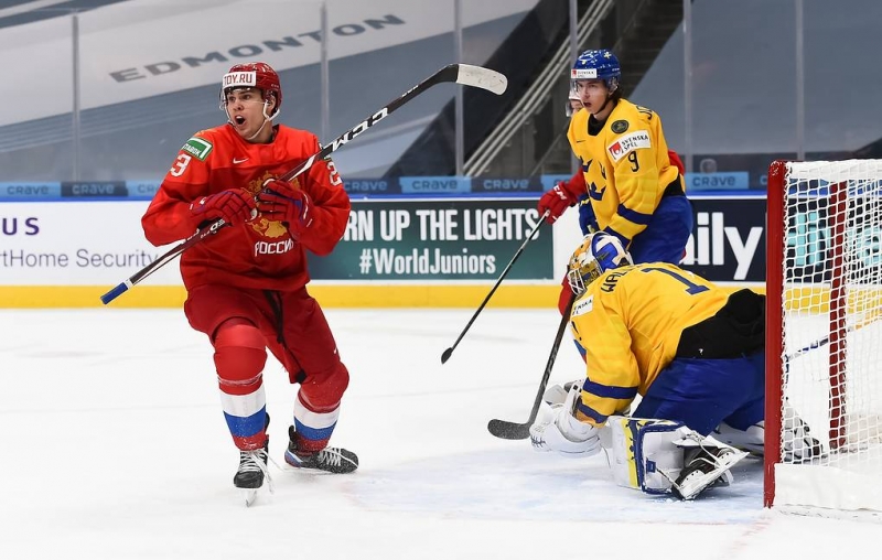 Российские хоккеисты обыграли шведов и займут как минимум второе место в группе МЧМ