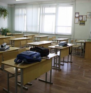 Советники директоров по воспитательной работе в школах получат доплату в 15 тыс. рублей