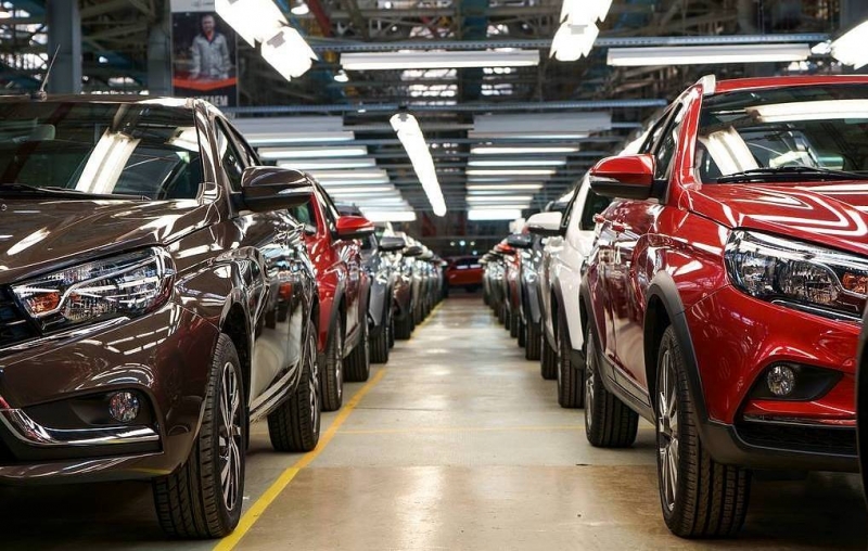 Автодилеры не прогнозируют ухода из России крупных игроков авторынка в 2021 году

