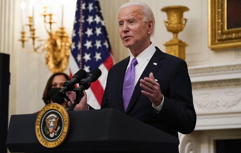 Байден объявил о введении карантина для прибывающих в США