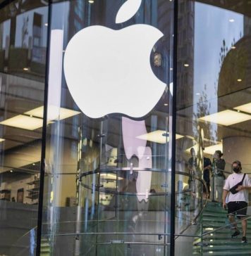 Bloomberg: Apple начала разработку складного iPhone