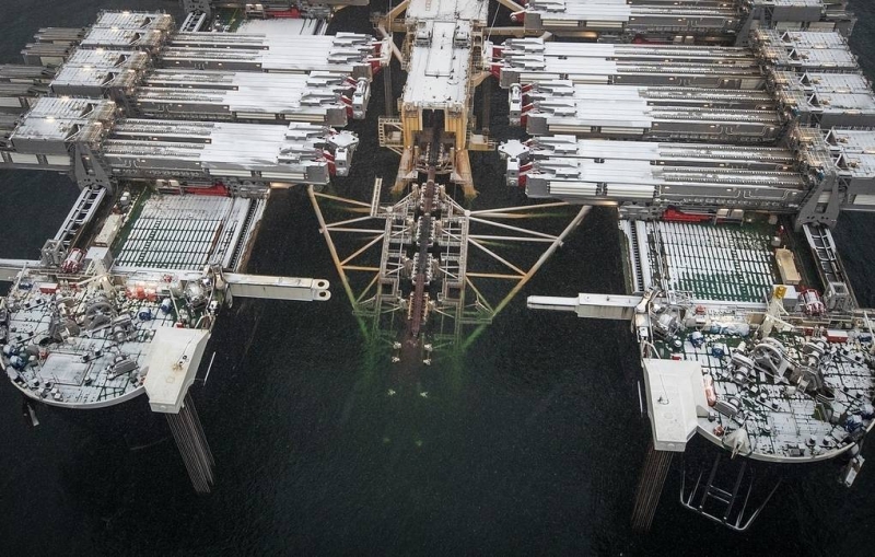 Bloomberg: швейцарская страховая компания прекратит участие в "Северном потоке - 2"

