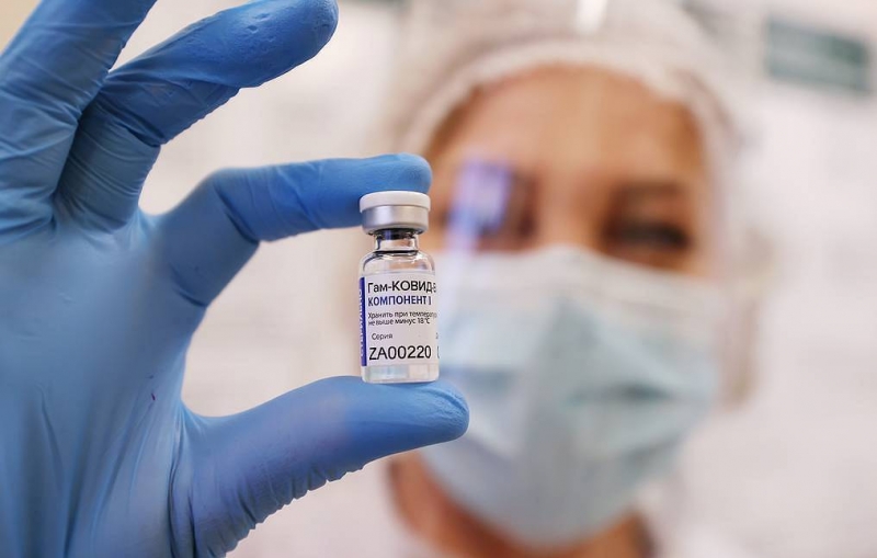 Филиппинский регулятор получил запрос на экстренное применение вакцины "Спутник V"