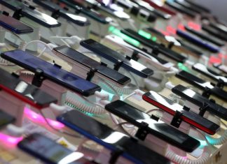 Кабмин утвердил перечень российских программ для предустановки на продаваемые в РФ гаджеты