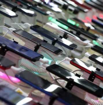 Кабмин утвердил перечень российских программ для предустановки на продаваемые в РФ гаджеты