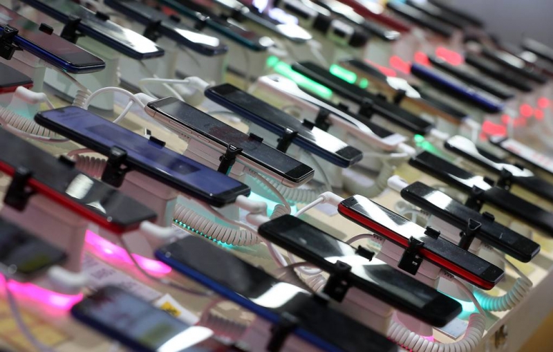 Кабмин утвердил перечень российских программ для предустановки на продаваемые в РФ гаджеты

