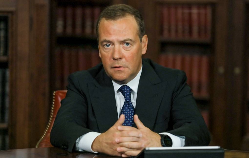 Медведев назвал блокировку Трампа в соцсетях оголтелой цензурой и цифровым тоталитаризмом

