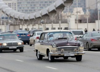 «Ъ»: Минтранс отверг идею вывести ретромашины из-под действия запрещающих знаков