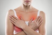 Болит грудь перед месячными: почему и как с этим справиться