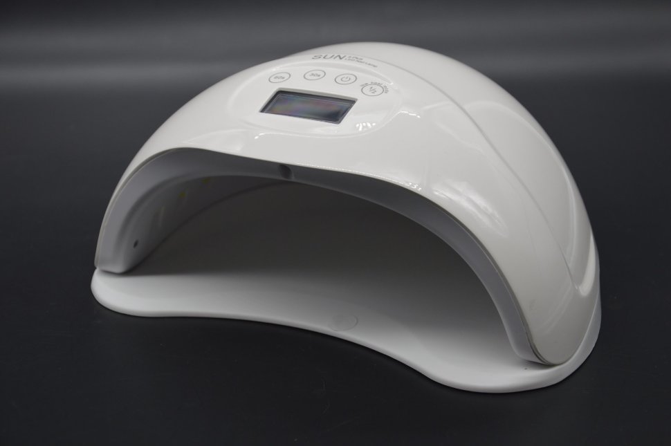 Лампа для маникюра SUN: конкурентные преимущества, функциональные и технические возможности для любителей и профессионалов