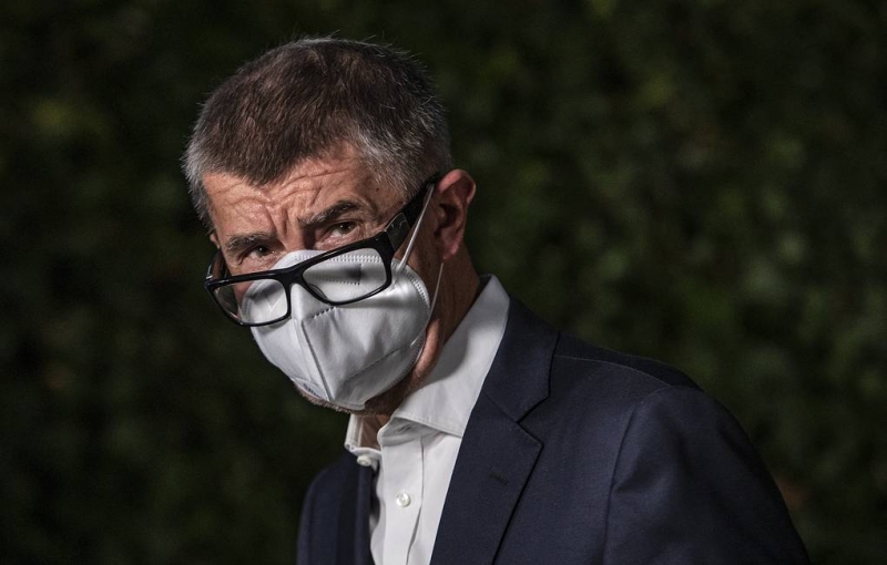 Бабиш считает, что Чехия может начать вакцинацию "Спутником V", не дожидаясь одобрения ЕС

