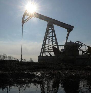 Цена нефти Brent превысила $66 впервые с января 2020 года