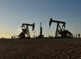 Цена нефти Brent превысила $67 впервые с января 2020 года