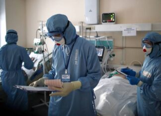 Число заразившихся коронавирусом в России выросло за сутки на 11 534