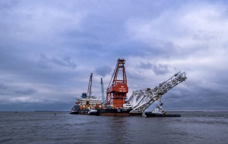 Две нитки "Северного потока - 2" в водах Дании планируют достроить до конца апреля

