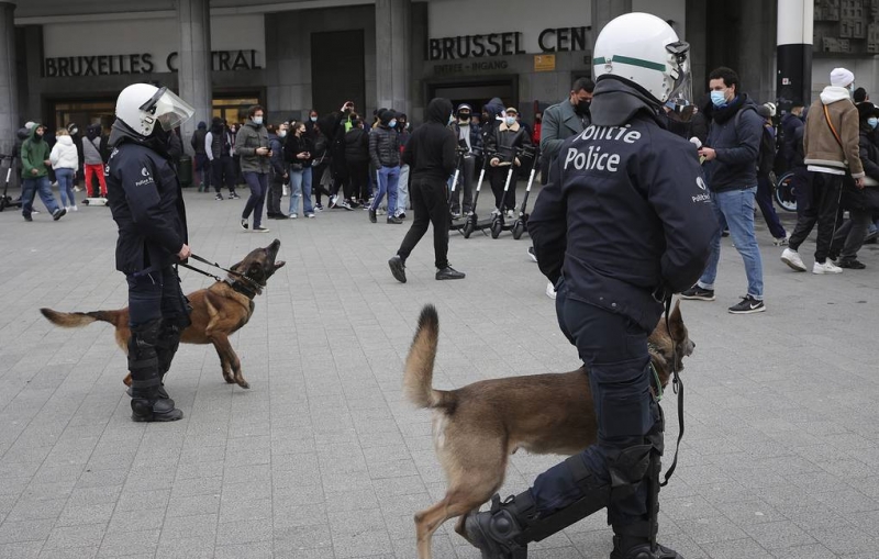 Две женщины ранены в Брюсселе в результате нападения с ножом в метро

