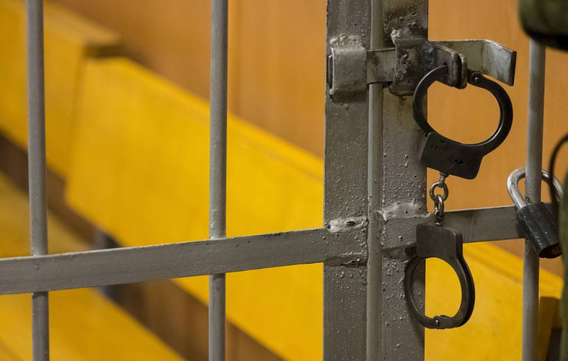 Двое саратовских полицейских получили пять лет колонии за применение насилия