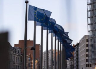 ЕС расширил санкции против Венесуэлы