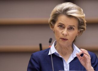 Глава ЕК заявила, что в ЕС хотят убедиться в качестве производства вакцины «Спутник V»