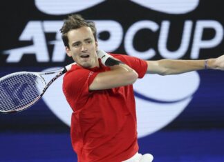 Медведев и Рублев принесли сборной России по теннису победу в Кубке АТР