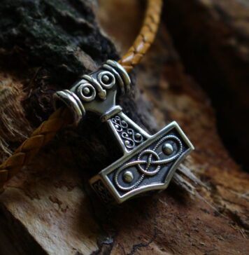 Молот Тора: свойства амулета