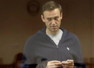 Навальный во время суда по делу о клевете получил более 10 замечаний от судьи