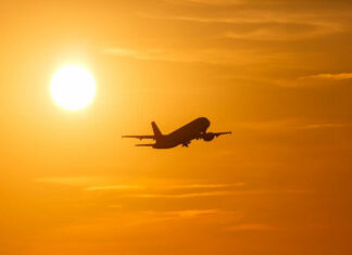 Пассажирский самолет Москва — Амстердам подал сигнал тревоги