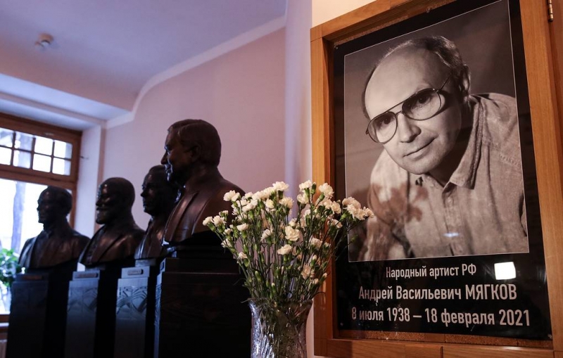 Прощание с Мягковым пройдет в МХТ им. Чехова 20 февраля