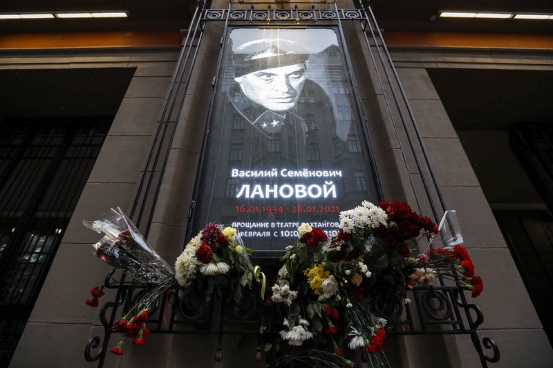 Прощание с Василием Лановым проходит в Москве