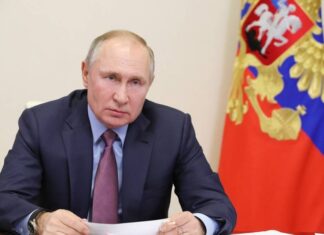 Путин заверил, что Россия не бросит Донбасс