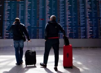 Россияне с 1 марта смогут посещать Грузию при наличии отрицательных тестов на коронавирус