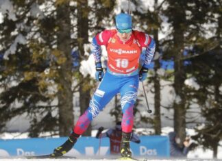 Российские биатлонисты заняли третье место в эстафете и завоевали первую медаль на ЧМ