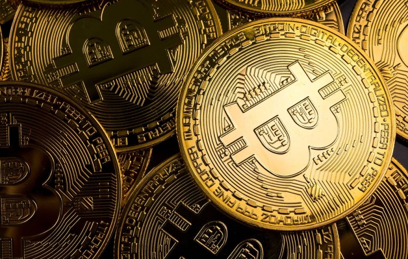 Стоимость биткойна превысила $57 тыс.