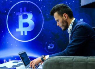 Стоимость биткойна впервые превысила $53 тыс.