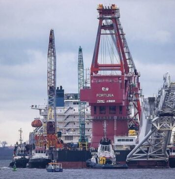 Трубоукладчик «Фортуна» начал укладку «Северного потока — 2» в водах Дании