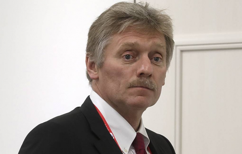 В Кремле прокомментировали ослабление масочного режима в Удмуртии и Чечне

