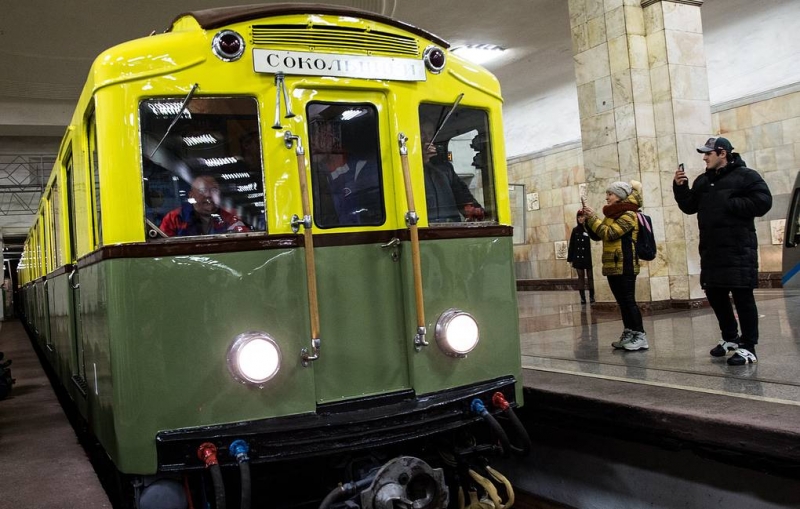 В метро Москвы возобновили ночные экскурсии