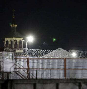 В ОНК сообщили, что Навального доставили в колонию во Владимирской области