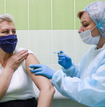 В РФПИ заявили, что только в России все желающие смогут привиться от COVID-19 до июня