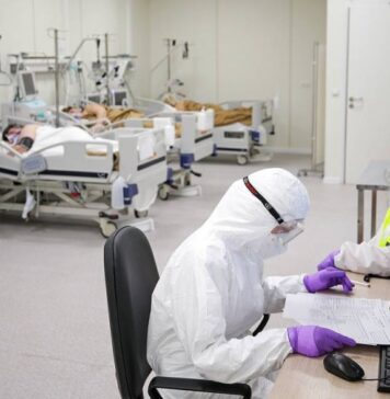 В России выявили 13 233 случая заражения коронавирусом за сутки. Это минимум с 10 октября