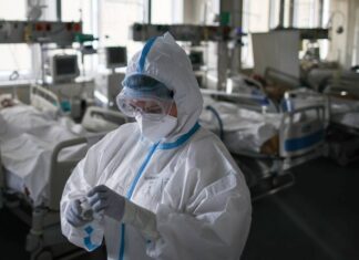 В России выявили 16 048 случаев заражения коронавирусом за сутки. Это минимум с 22 октября