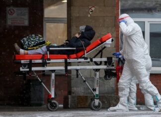 В России за сутки выявили 13 433 заразившихся коронавирусом