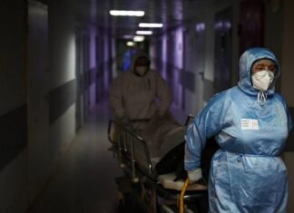 В России за сутки выявили 14 185 случаев заражения коронавирусом. Это минимум с 15 октября