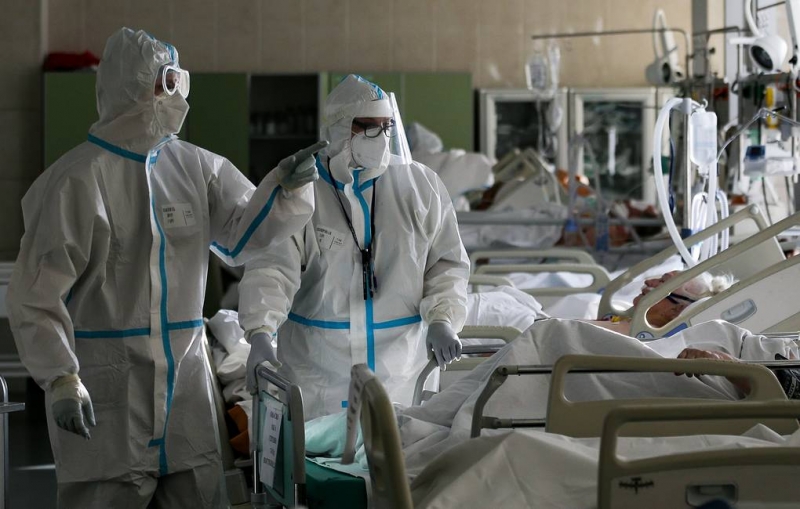 В России за сутки выявили 17 648 заразившихся коронавирусом. Это минимум с 28 октября